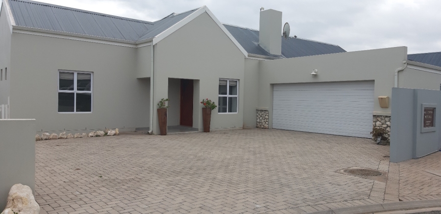 To Let 5 Bedroom Property for Rent in Laguna Sands Western Cape